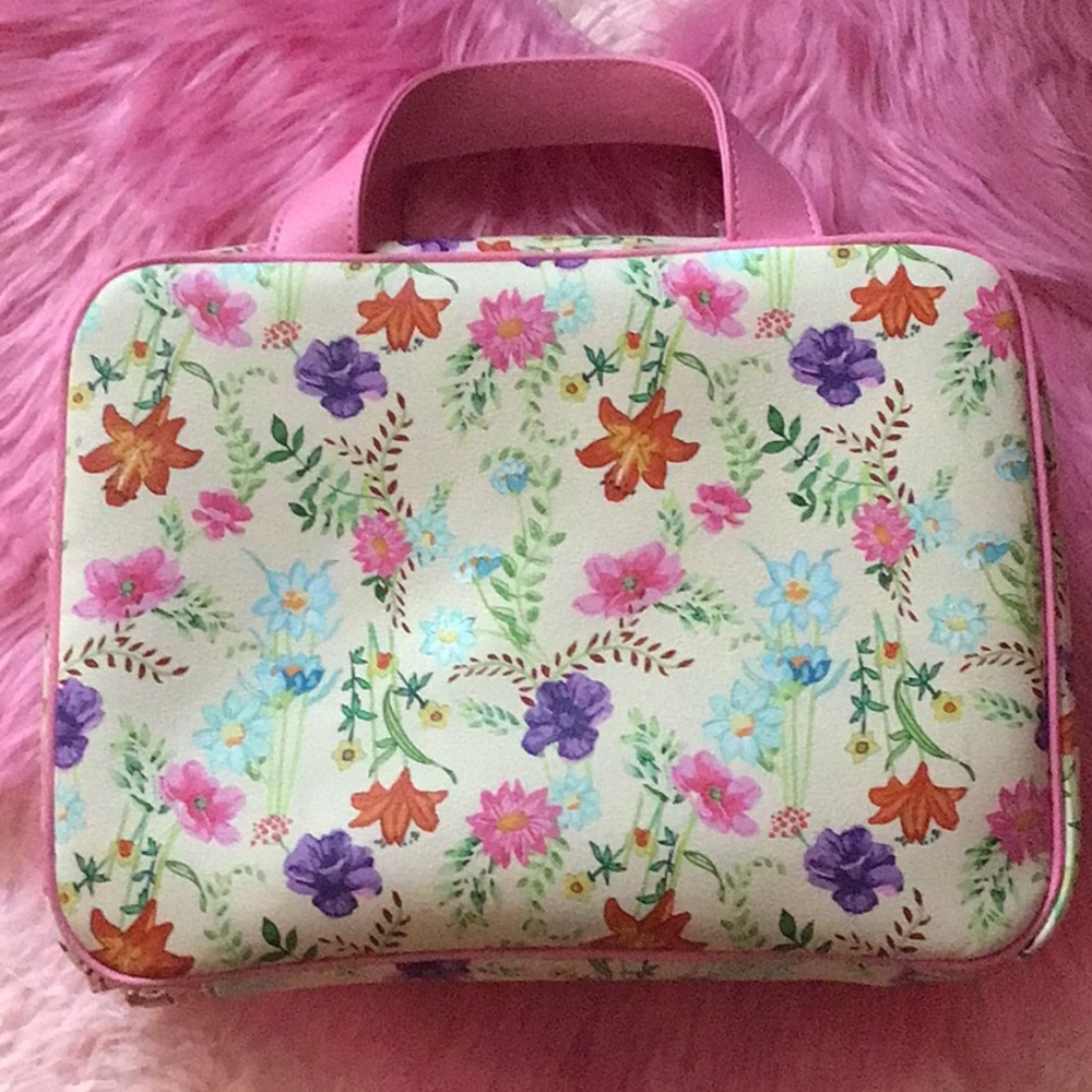NWOT🌷Betsey Johnson adorably precious floral bag💐🌞 - Picture 2 of 6